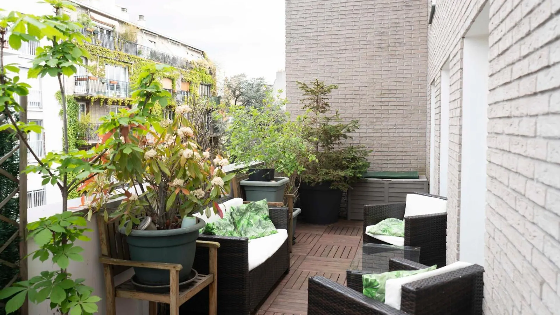 Charming Duplex With Two Balconies In The 13th Apartament