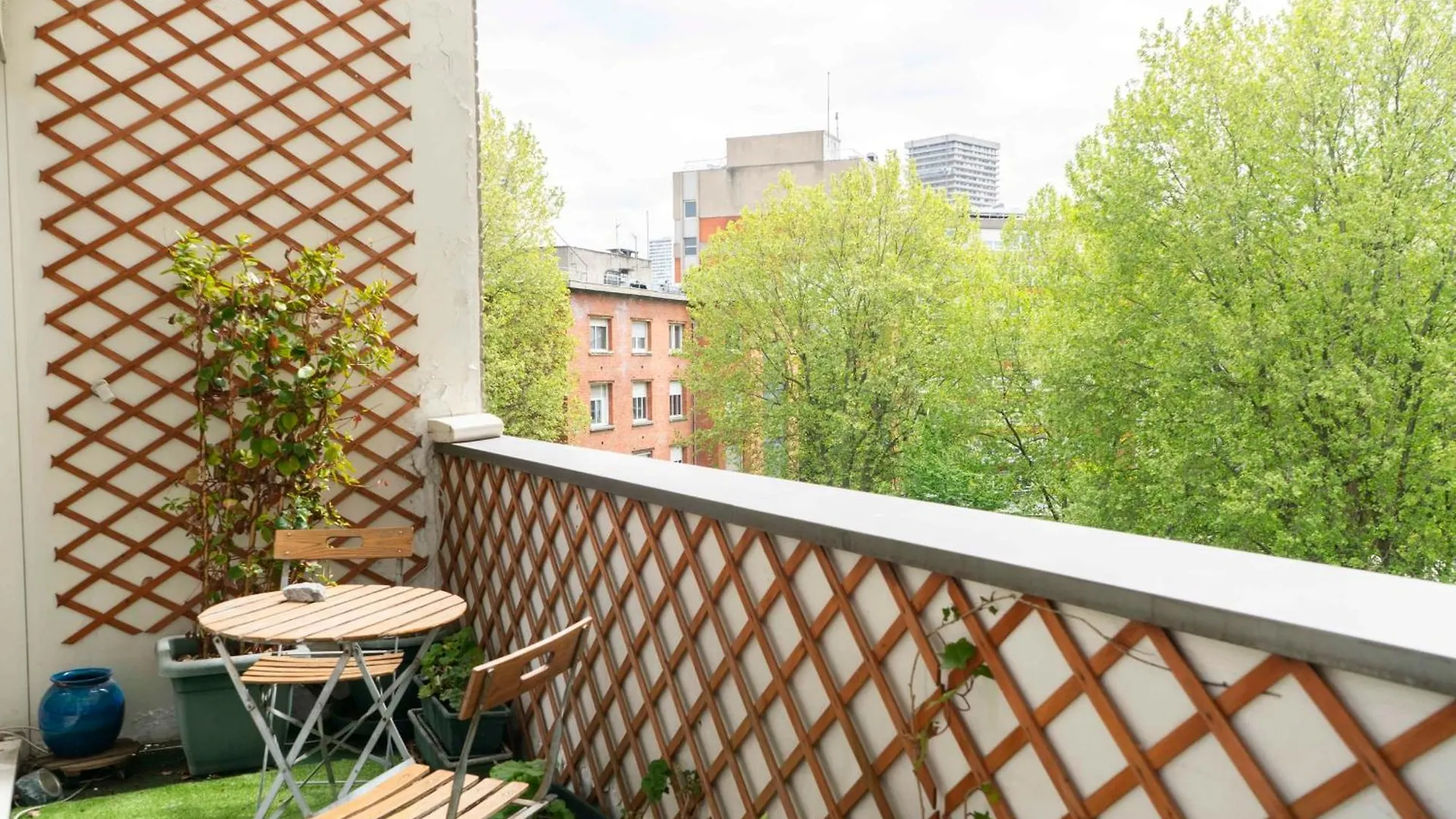 Charming Duplex With Two Balconies In The 13th Apartament