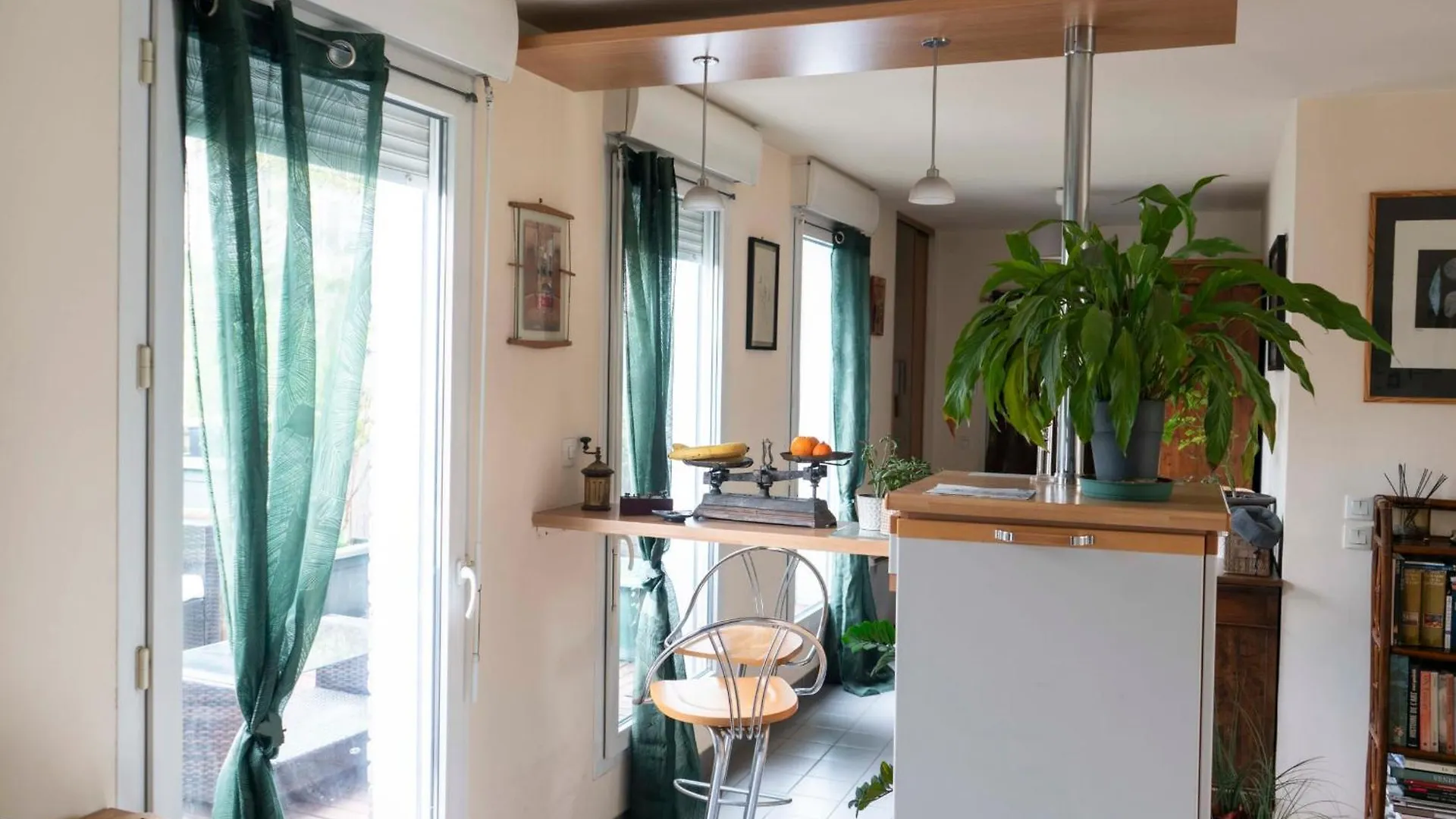 Charming Duplex With Two Balconies In The 13th Apartment *